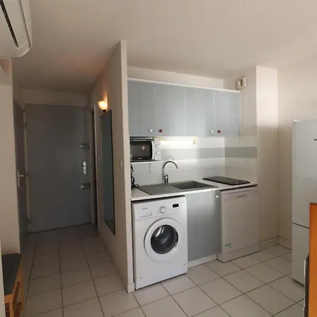 Joli T2 Bord De Avec Clim Et Wifi, - Fr-1-472a-324 Sète